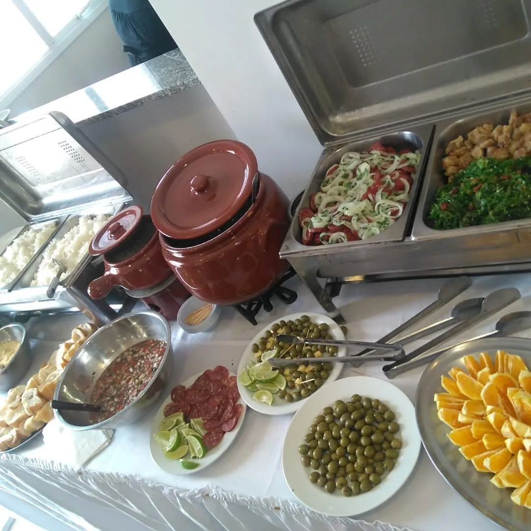 Feijoada Premium Pocket — buffet completo em Goiânia
