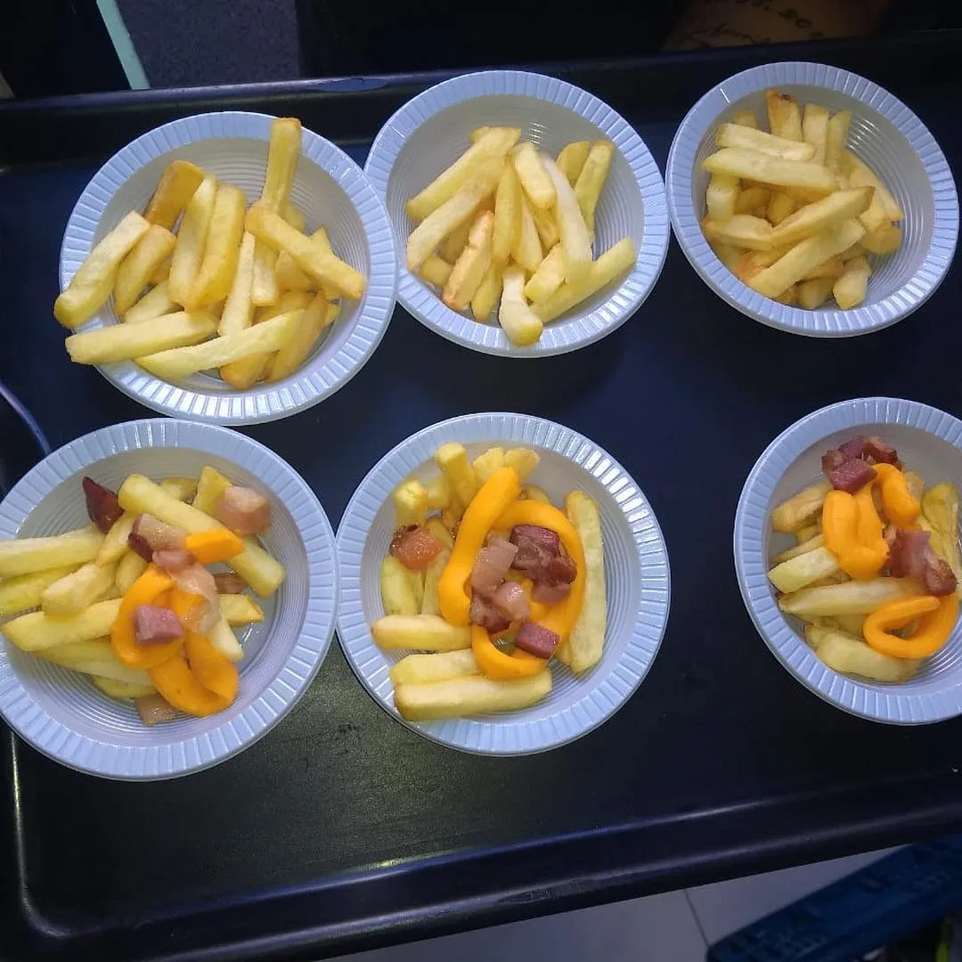 Hamburger — buffet completo em Goiânia