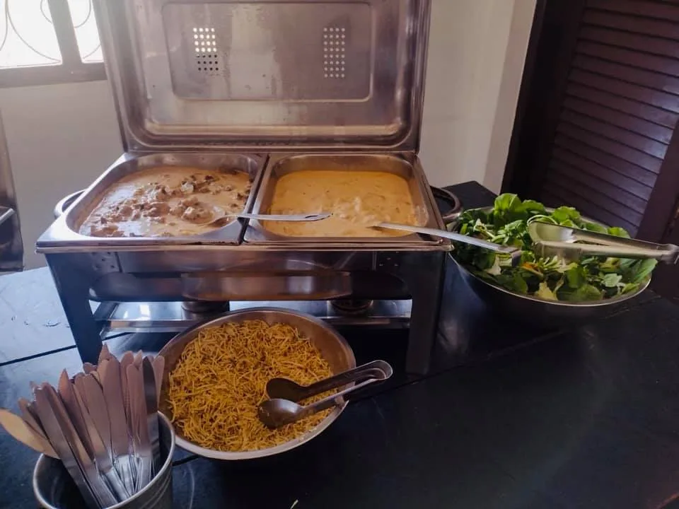 Strogonoff Pocket — buffet completo em Goiânia